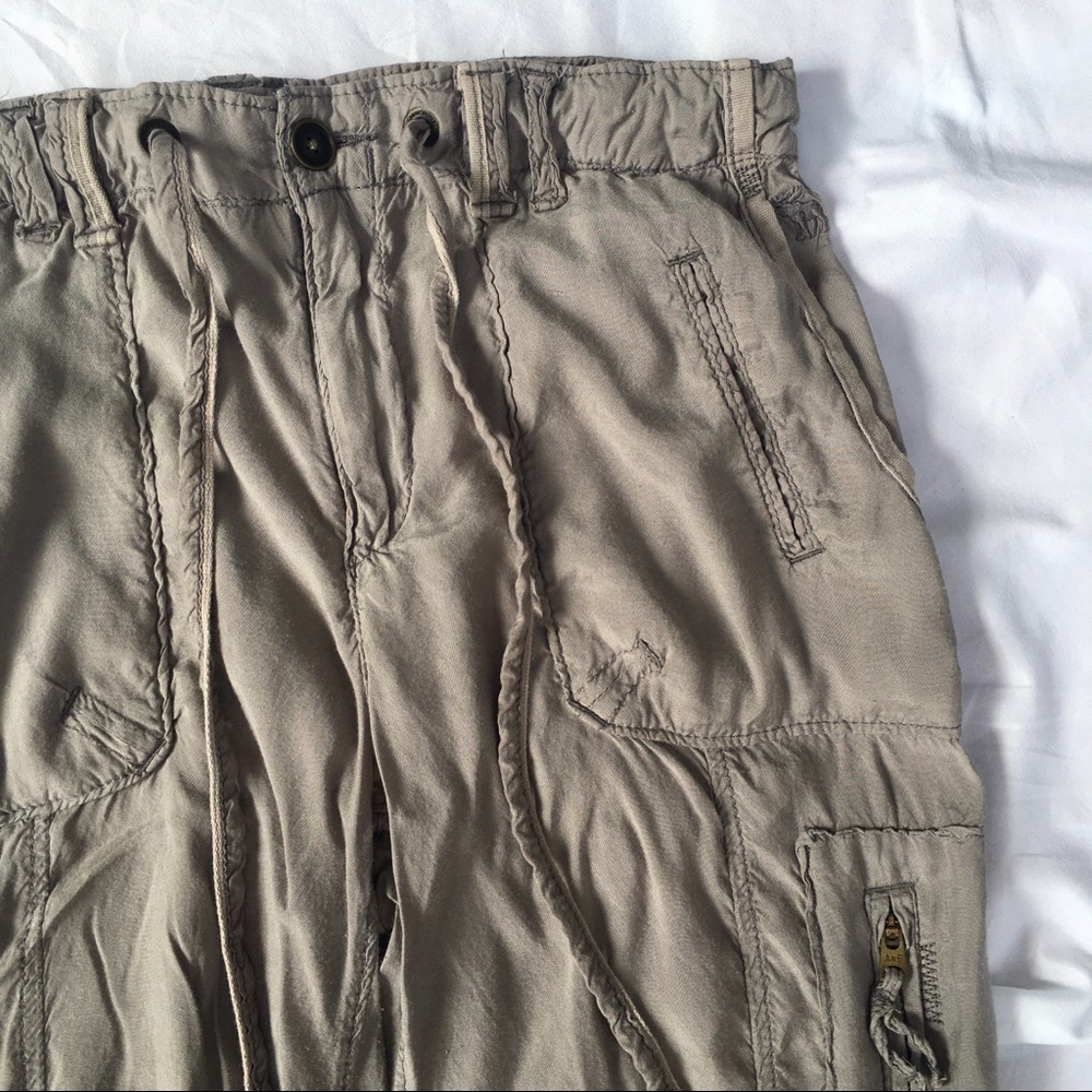 Abercrombie & Fitch Gray Crop Capri Cargo Pants - Picture 8 of 16